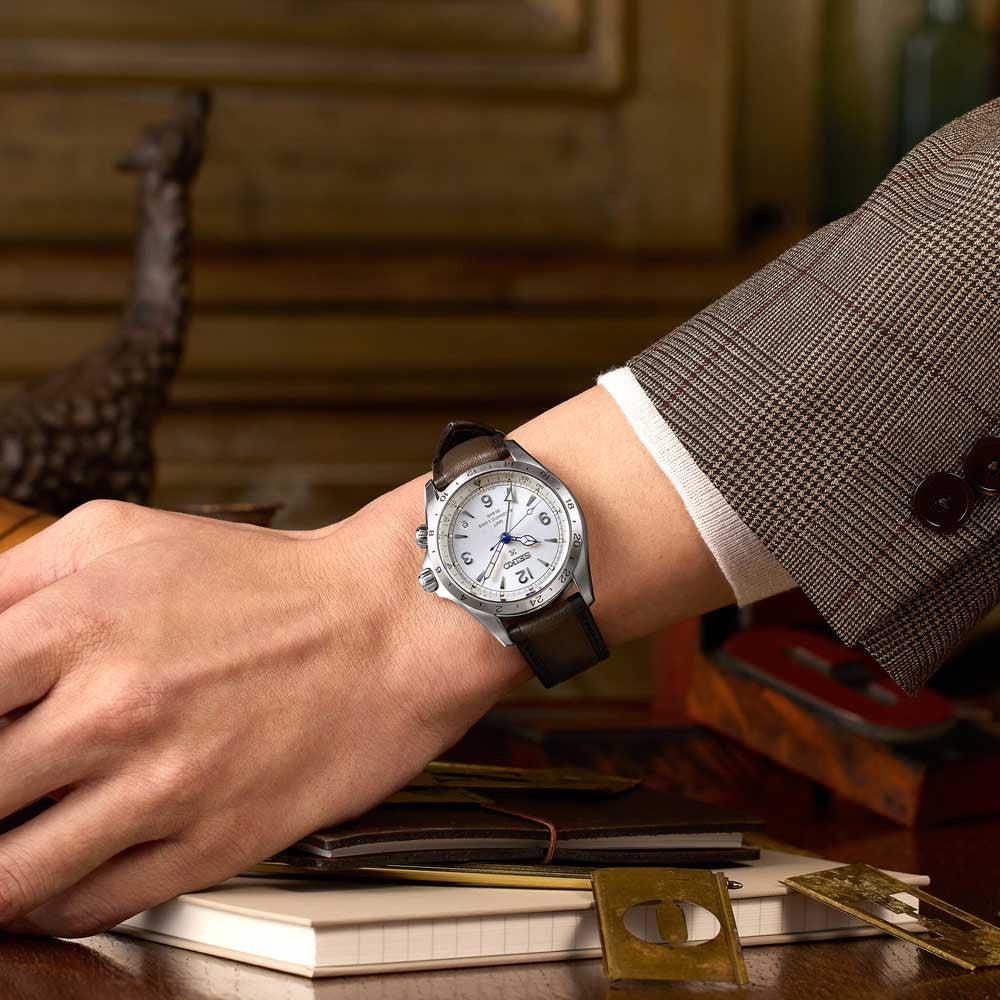 man-watch-prospex-automatic-alpinist-white-dial-hand-GMT-5
